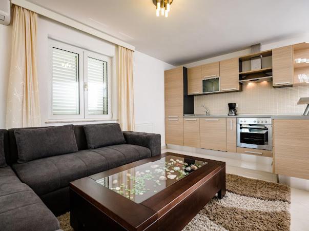 Apartments Villa Slavica Ičići Εξωτερικό φωτογραφία